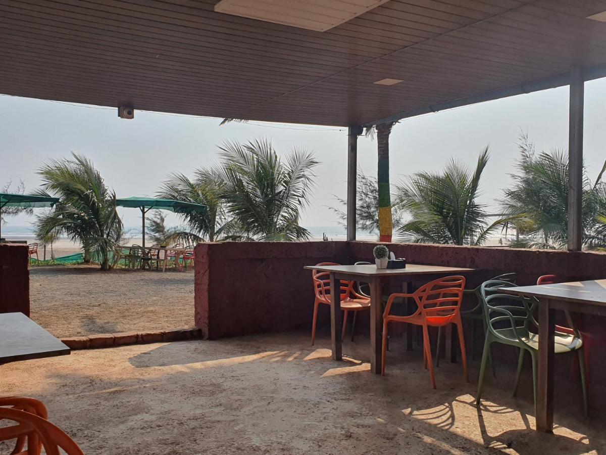 Salt Water Resort Dāpoli Exterior foto