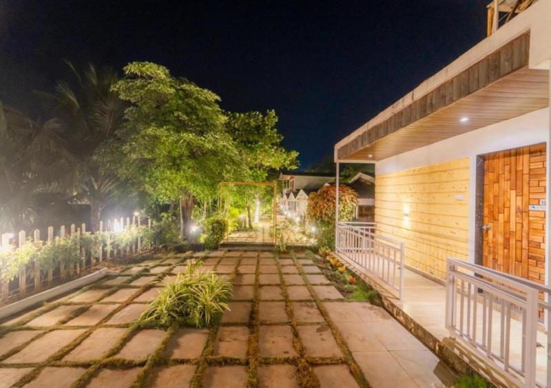 Salt Water Resort Dāpoli Exterior foto